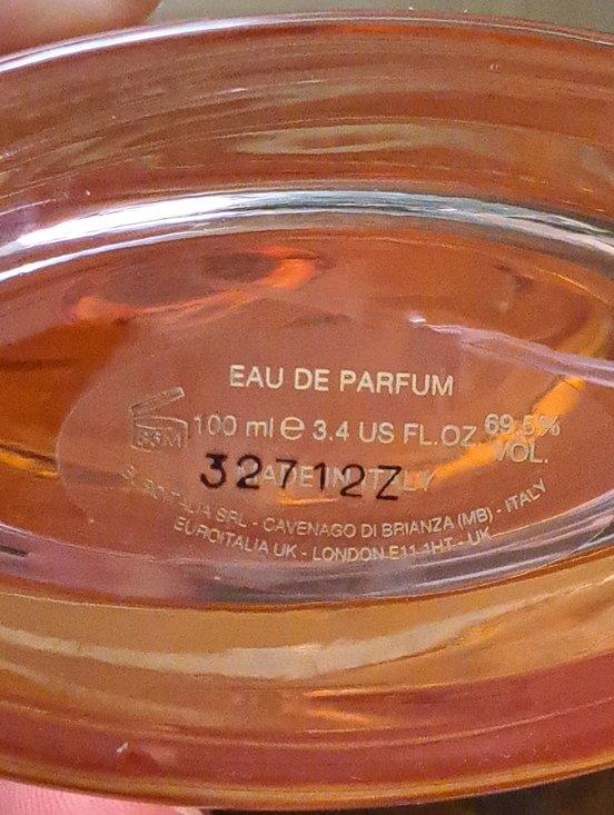 Michael Kors Wonderlust Perfume Bottle in Gold and Amber 3.4fl - Picture 5 of 5